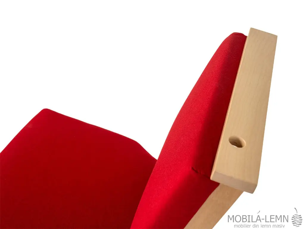 Scaun-lemn-rosu-04.webp